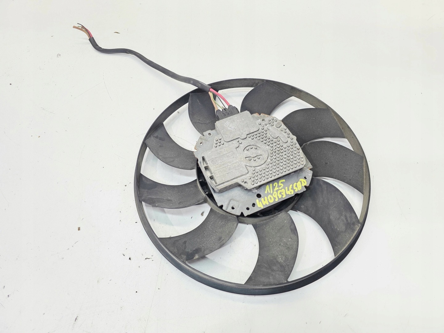 ventilátor chladiče AUDI A6 C7 A7 A8 4H0959455AD 1/25