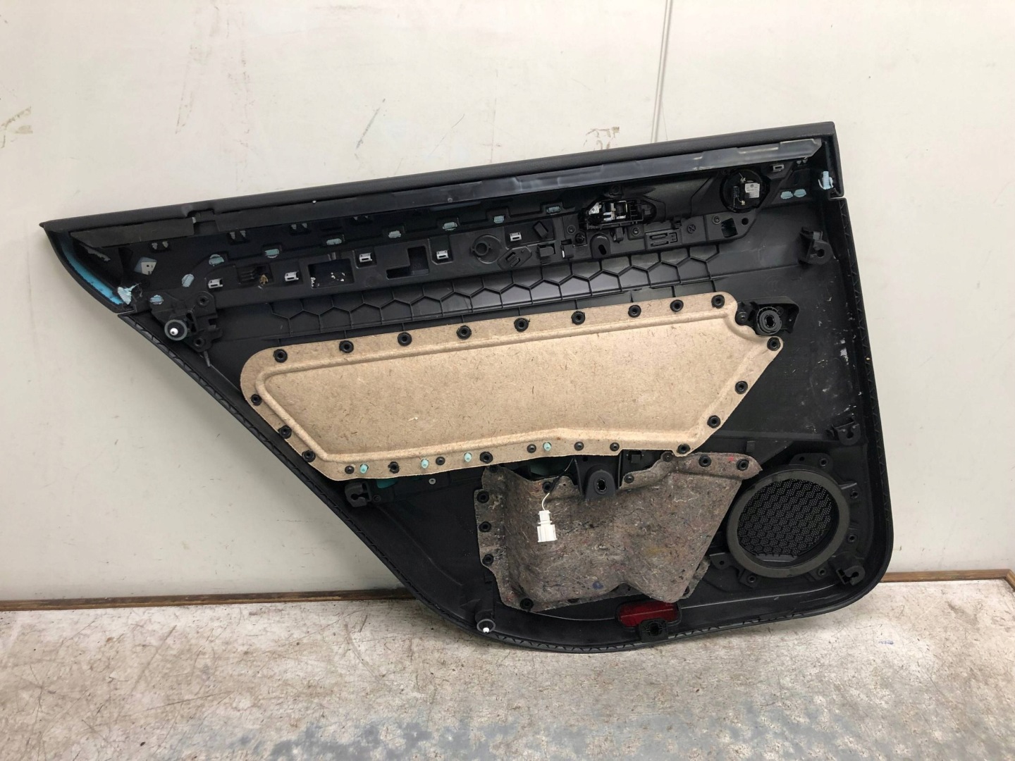 side door right rear part VW PASSAT B8 KOMBI 3G9867212