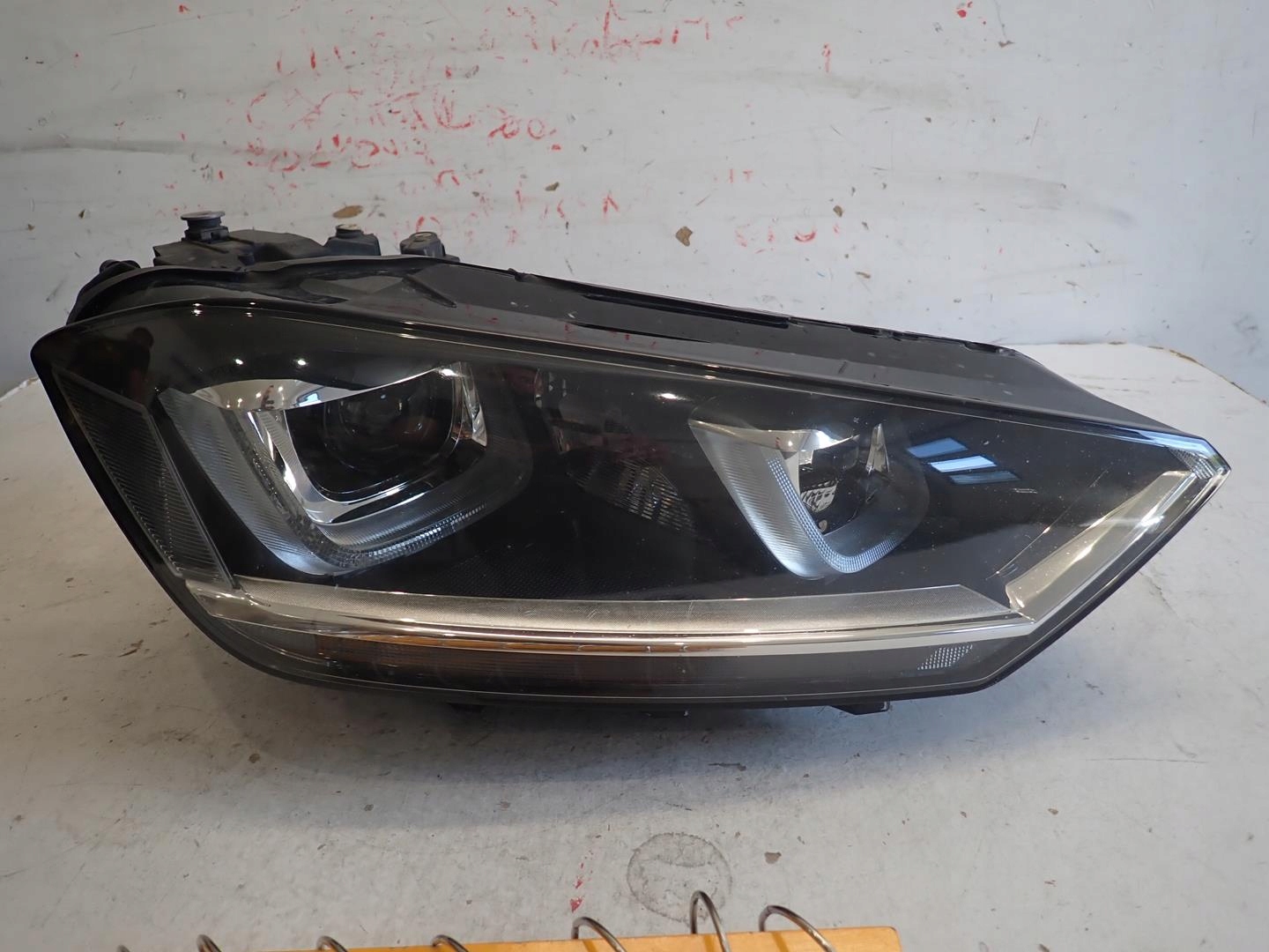 light front front right VW SPORTSVAN 2014- BI-XENON 517941034B
