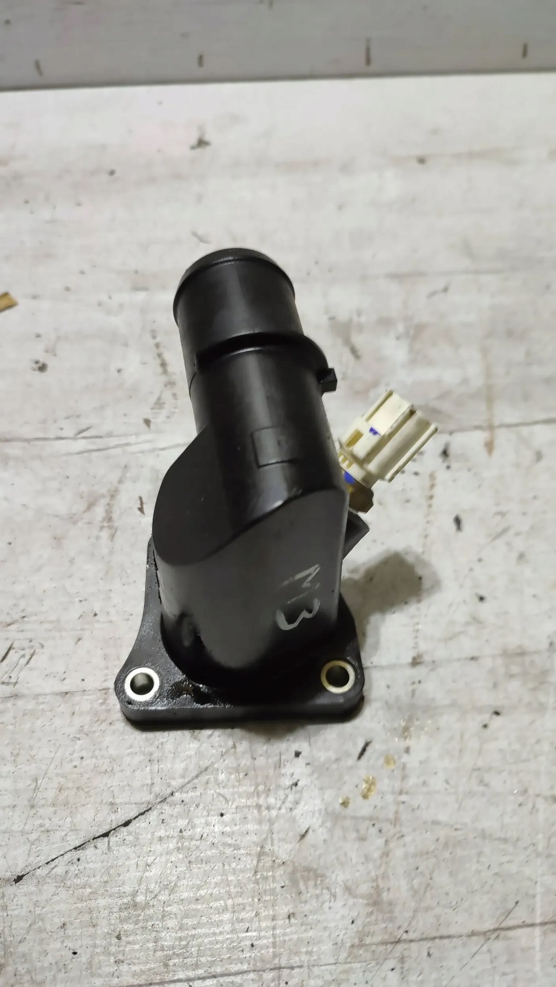 Mazda 3 III BM 17r 1.5d Boîtier thermostat Bride