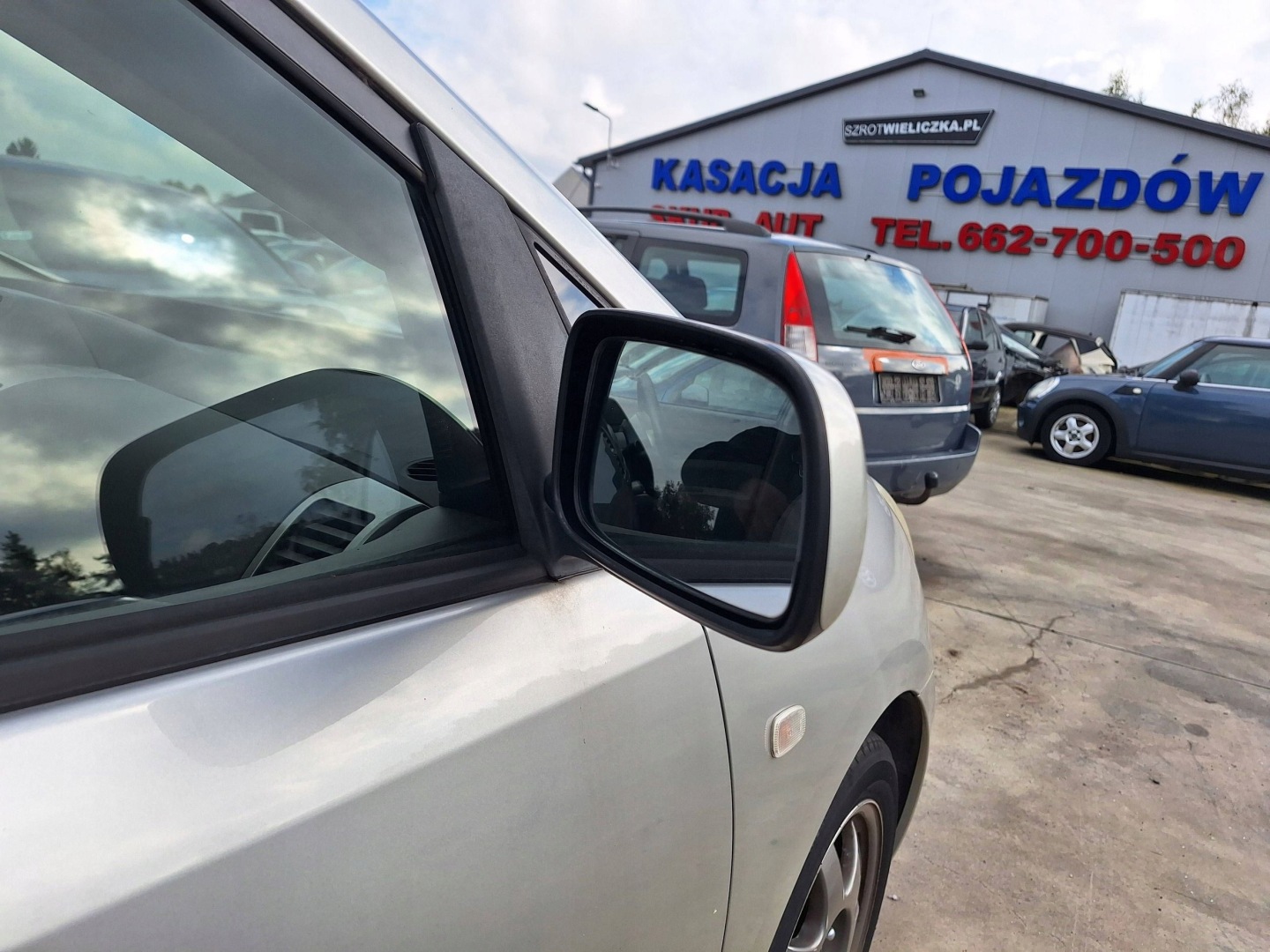 Toyota Prius 2 II W20 NHW20 silver 1CO mirror right 1C0