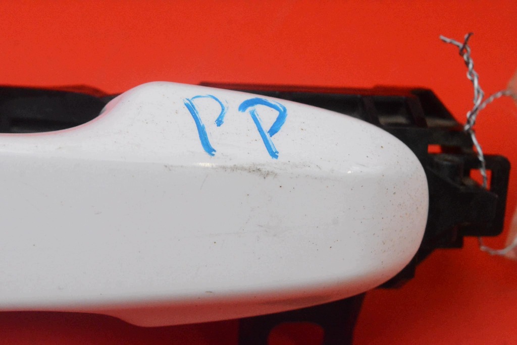 handle right front front BIALA 242860 TOYOTA YARIS 3 III 5D LIFT 17-20
