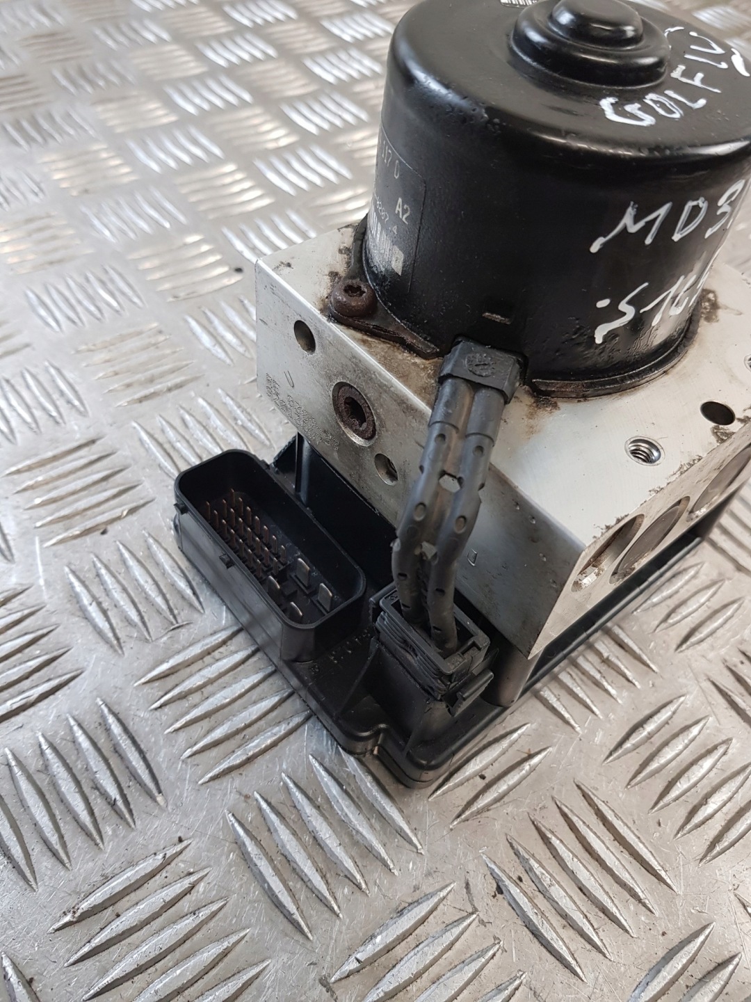 pump ABS 1J0614117D 1J0907379P VW GOLF IV