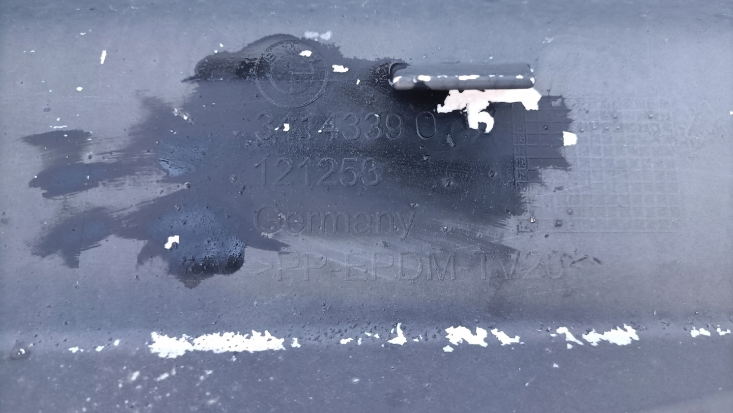 BMW X3 E83 m-packet bumper rear part below PDC 34143390 GR52