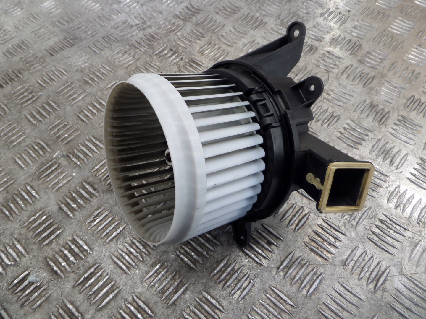 ventilátor topení FIAT 500L 5R2230200