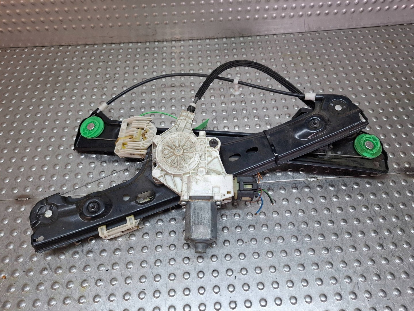 window regulator mechanism left front 7060265 6927027 BMW E91 E90