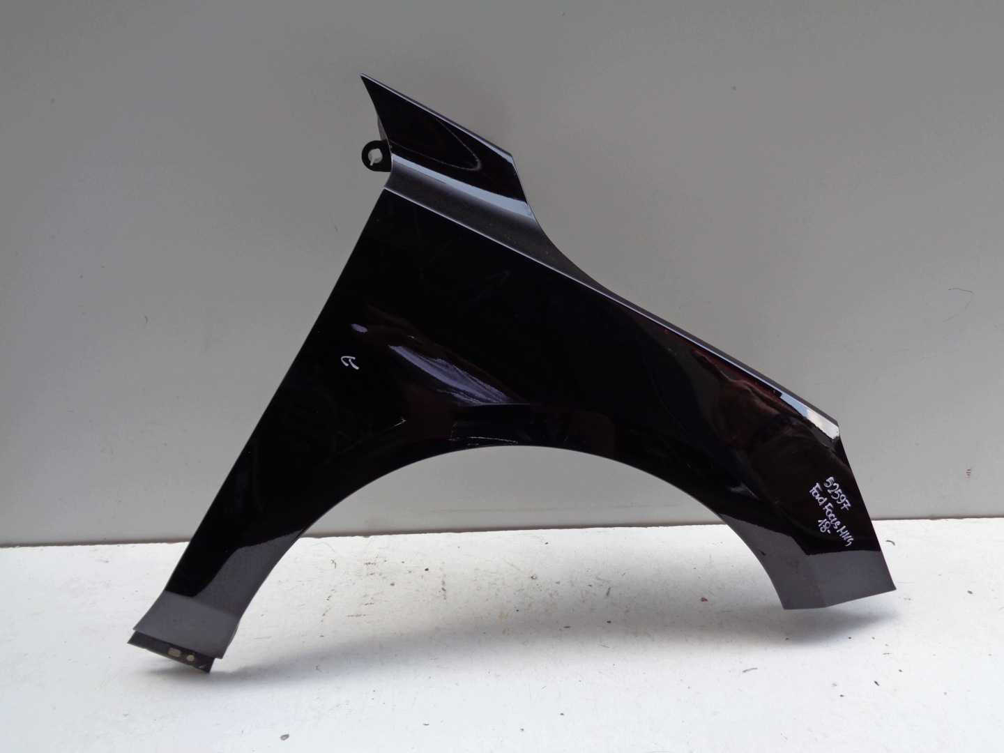 fender right front FORD FOCUS MK4 18- NR 52597