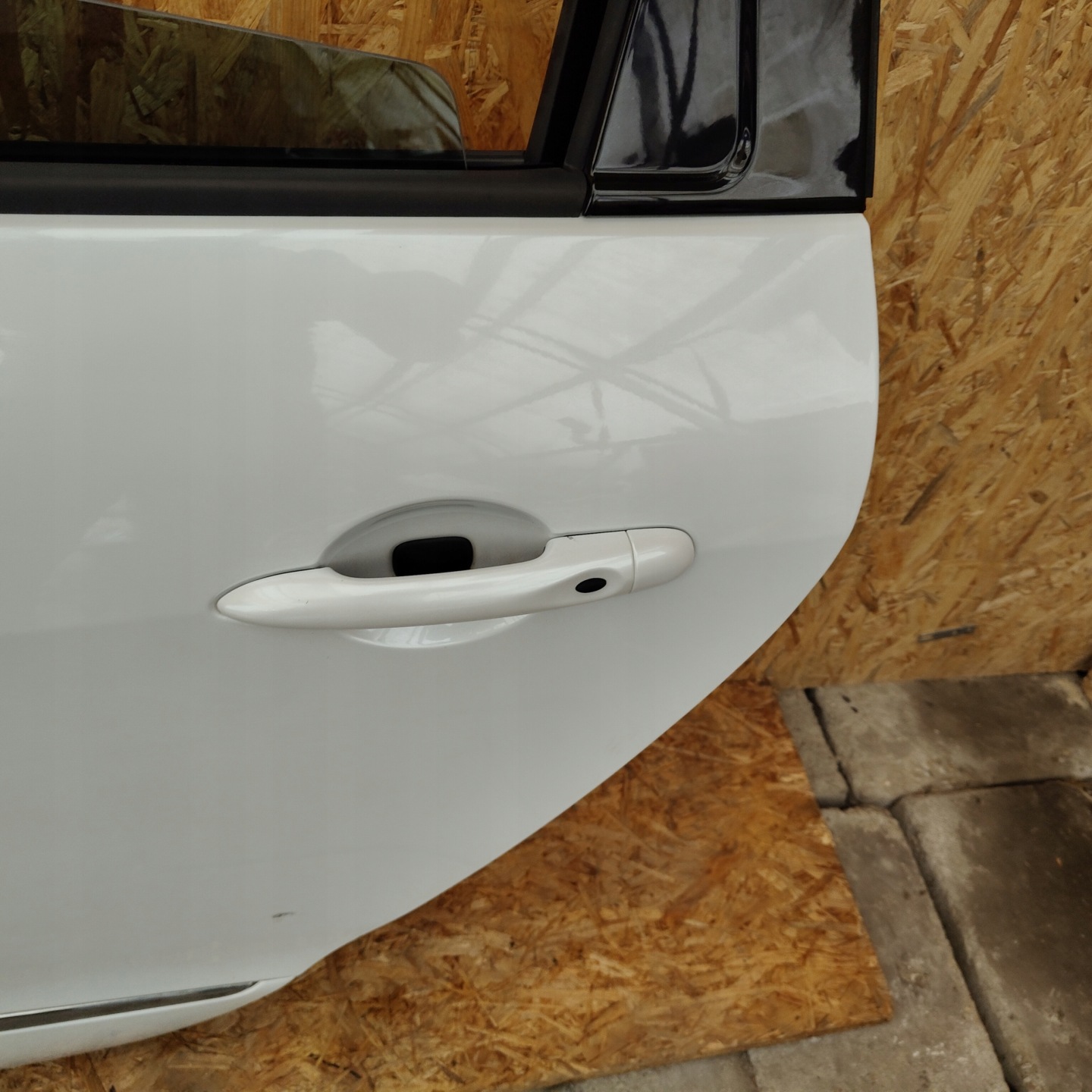 door rear. rear part left RENAULT SCENIC III BIALA PERLA