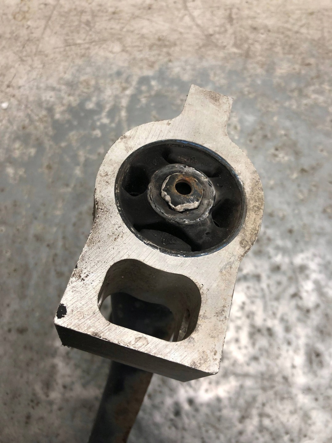 arm left front VW AUDI 1K0407165C