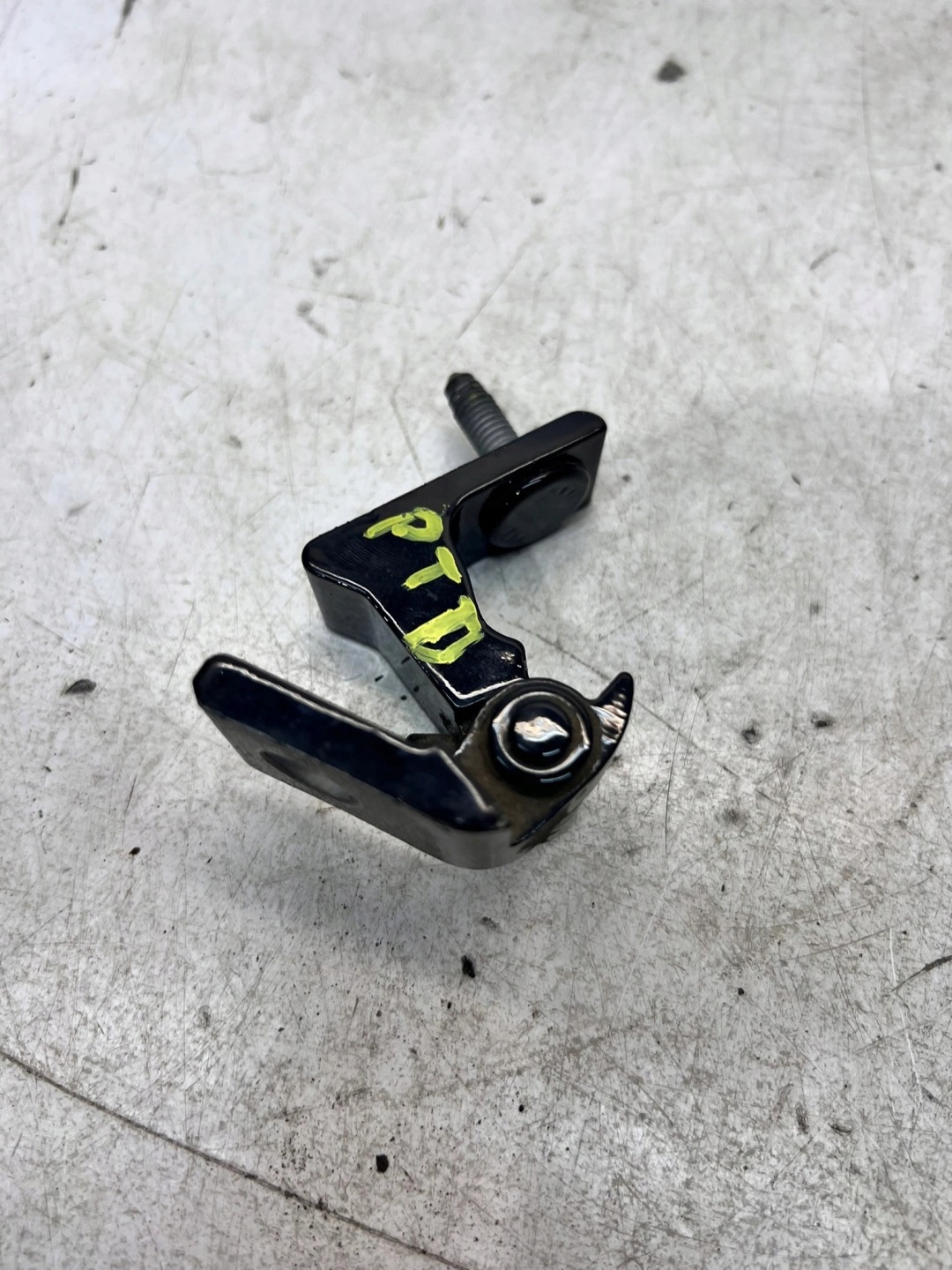 hinge door right rear part lower AUDI A6 C8 4K0833402B