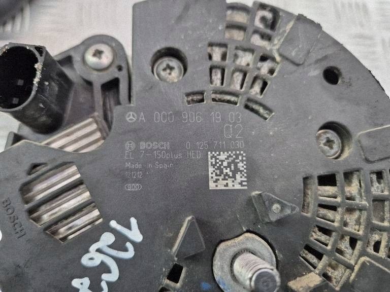 Mercedes CLA220 X117 Alternator A0009061903
