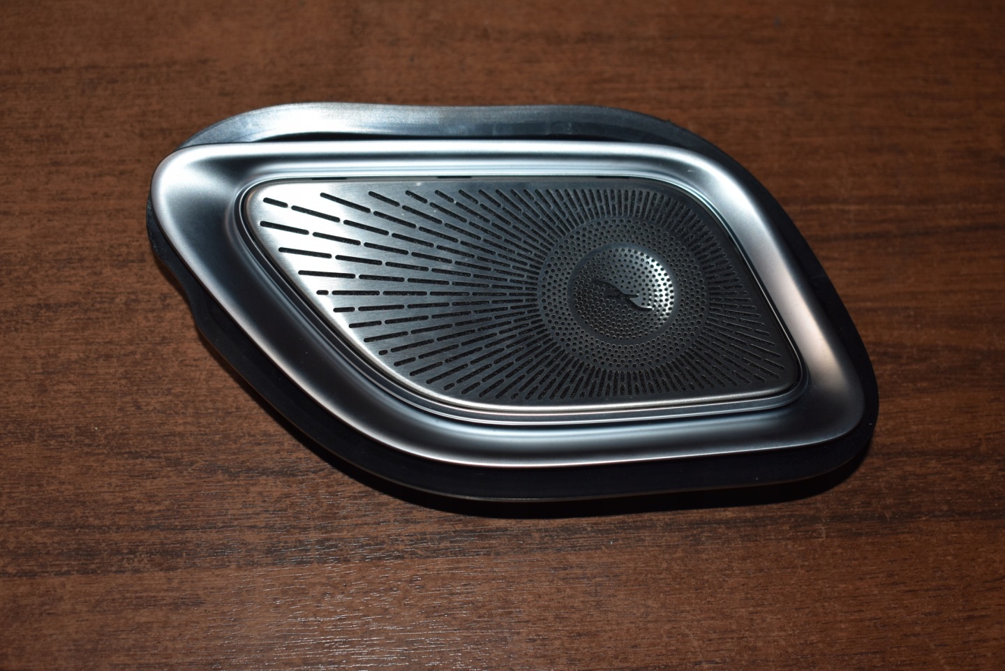 IDEALNY speaker cover right MERCEDES W223 1