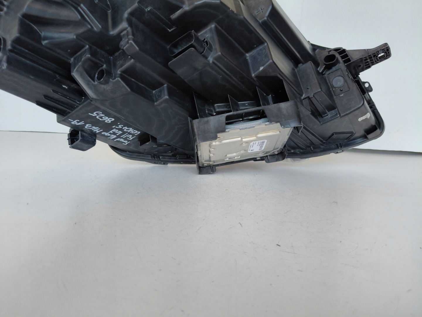 light left REFLEKTOR FORD KUGA MK3 19- FULL LED