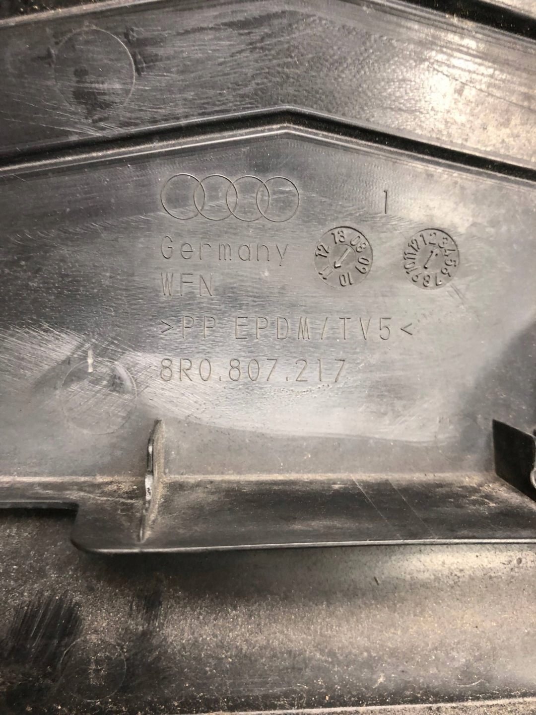 Blende Abdeckung unter Stoßstange AUDI Q5 8R0807217