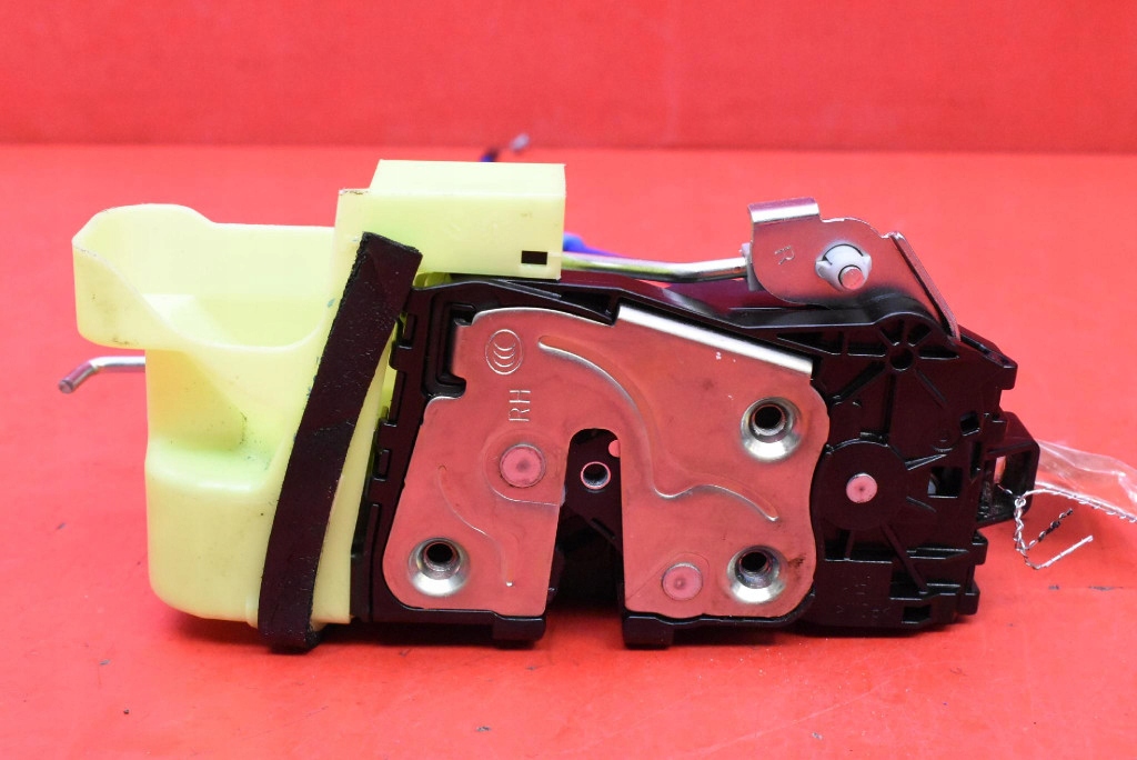 lock door right front front EU 81320-R2000 KIA SPORTAGE 5 V 21-25
