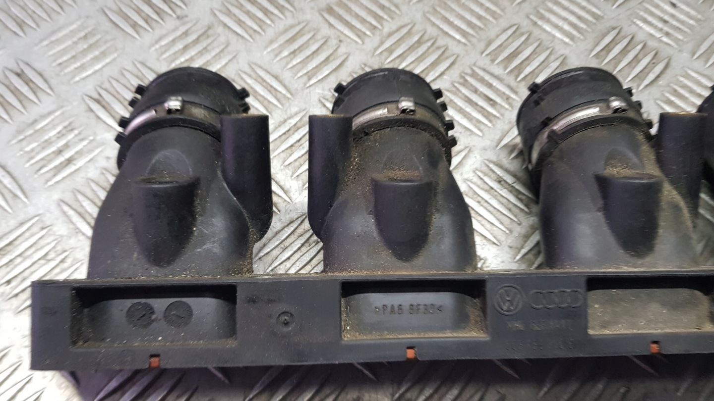 AUDI A4 B6 B7 2.0 B ALT intake manifold 06B133216G