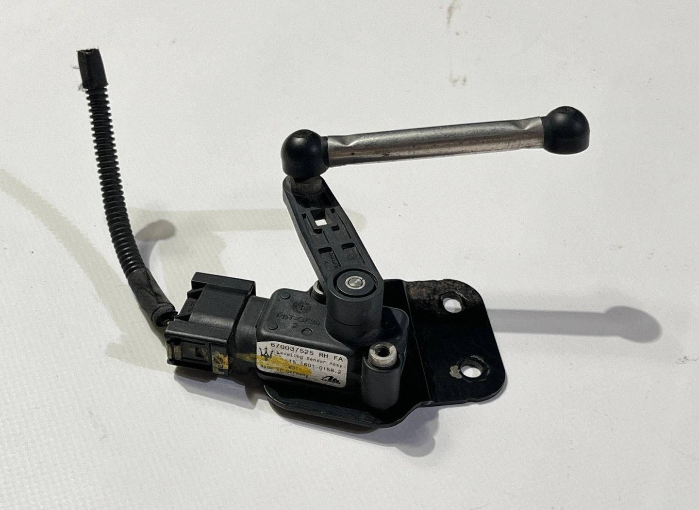 sensor poziomowania springing right front front Maserati Levante