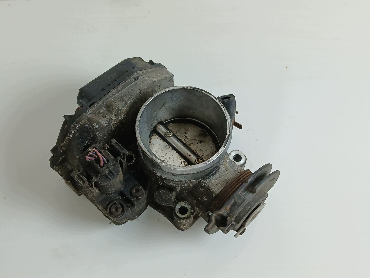 AUDI A3 8L 1.8 T GOLF IV LEON e 1.8 T Valvola a farfalla 06A133063G