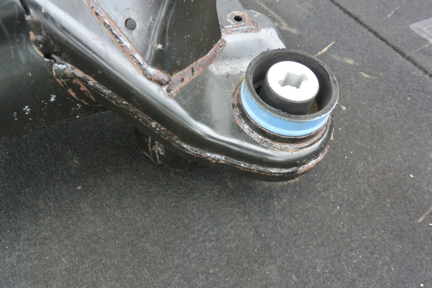 MASERATI LEVANTE subframe axle beam sider TRAWERS rear part