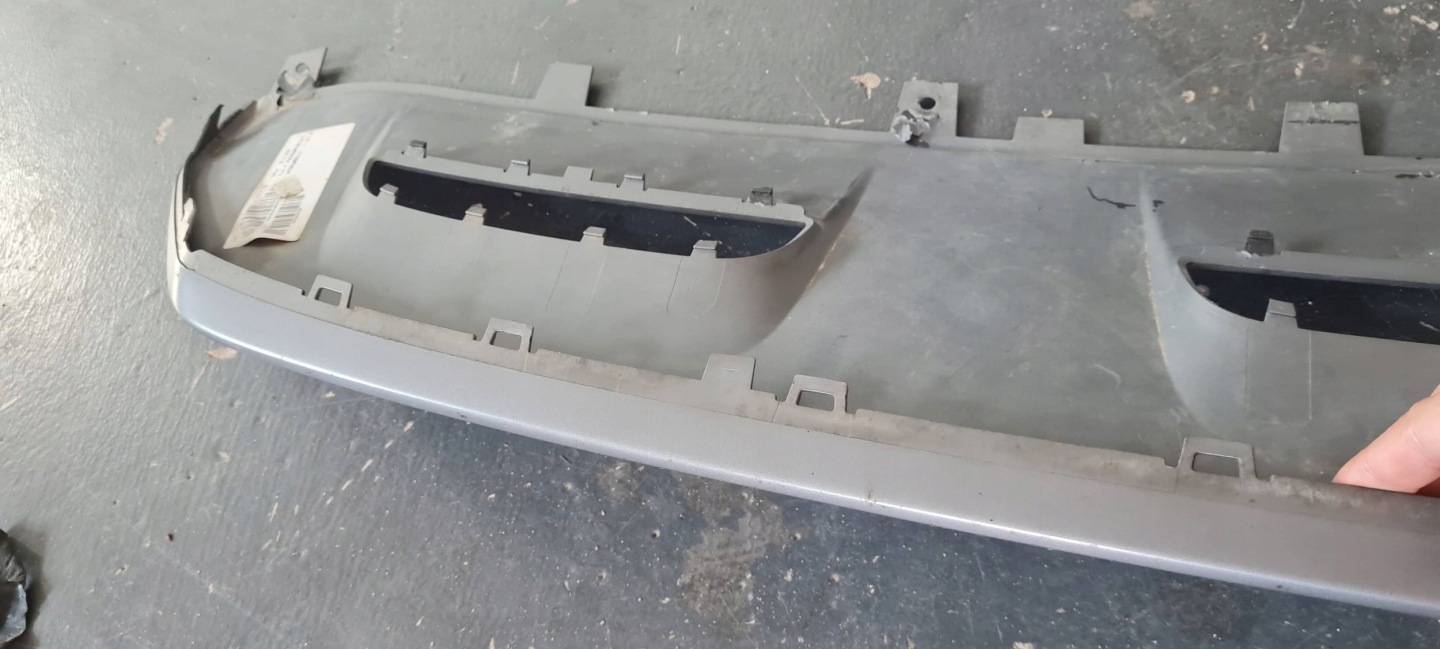 SQ8 4M Q8 accessori SPOILER Paraurti Anteriore SLINE 4M8807733A