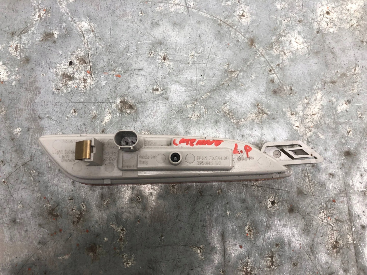 indicator left front PORSCHE CAYENNE 7P5945127