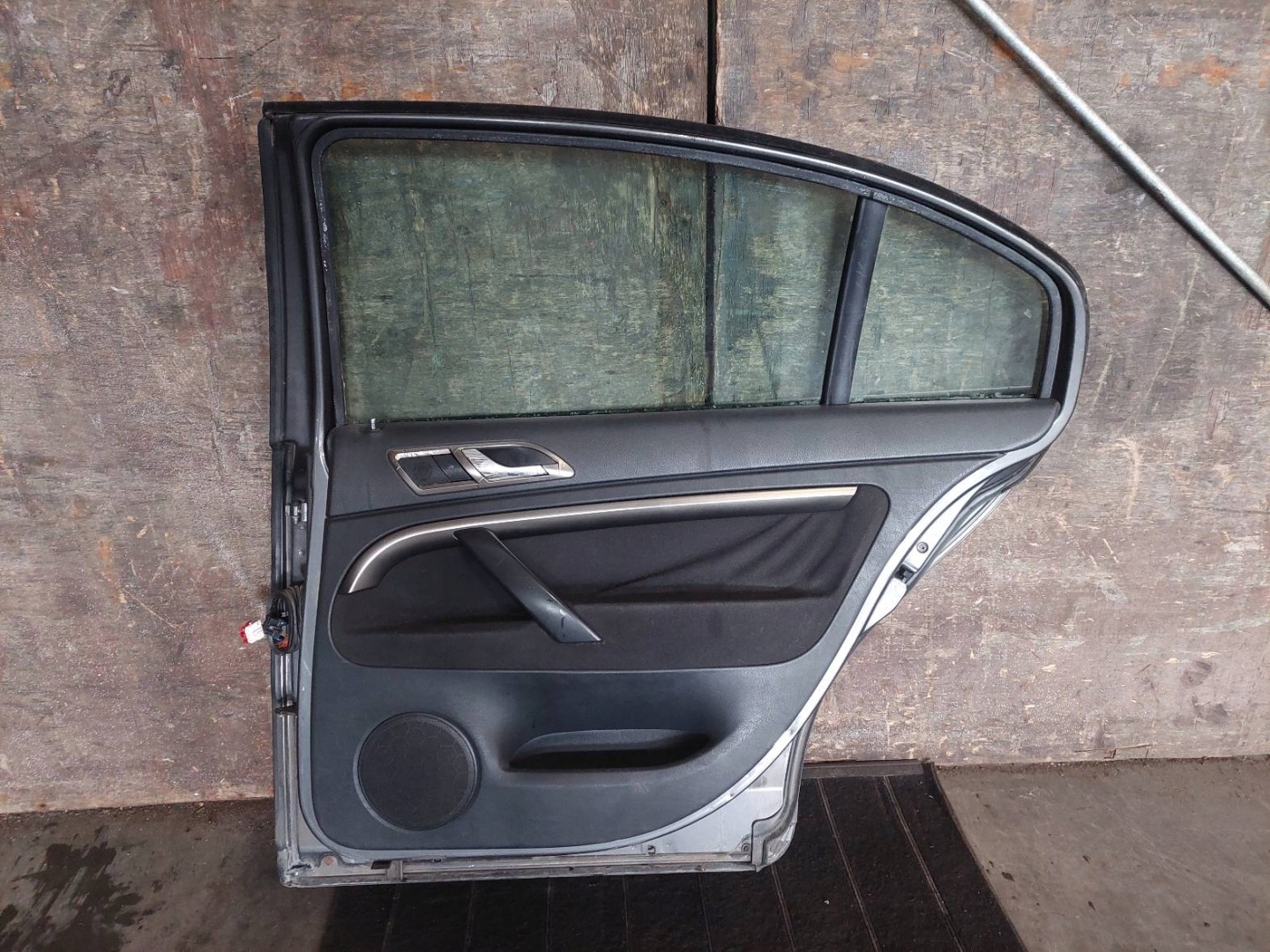 door complete right rear part SKODA SUPERB and 9152
