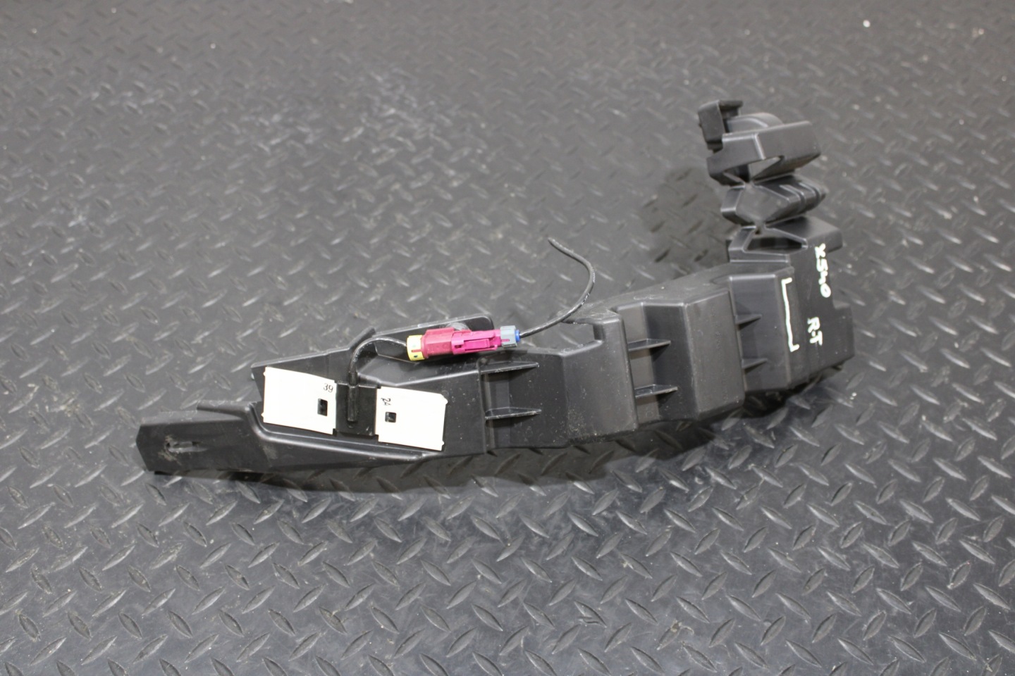 Support Support plaque Pare choc Droite Arrière JAGUAR E-PACE X540 LIFT M9C3-17A882-A