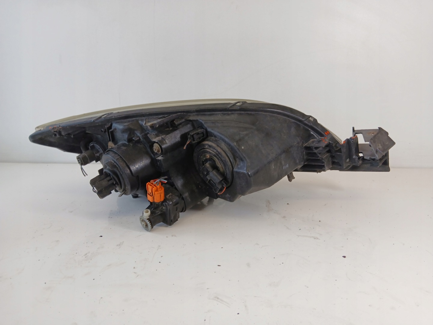 MAZDA 3 BK and light left front lens