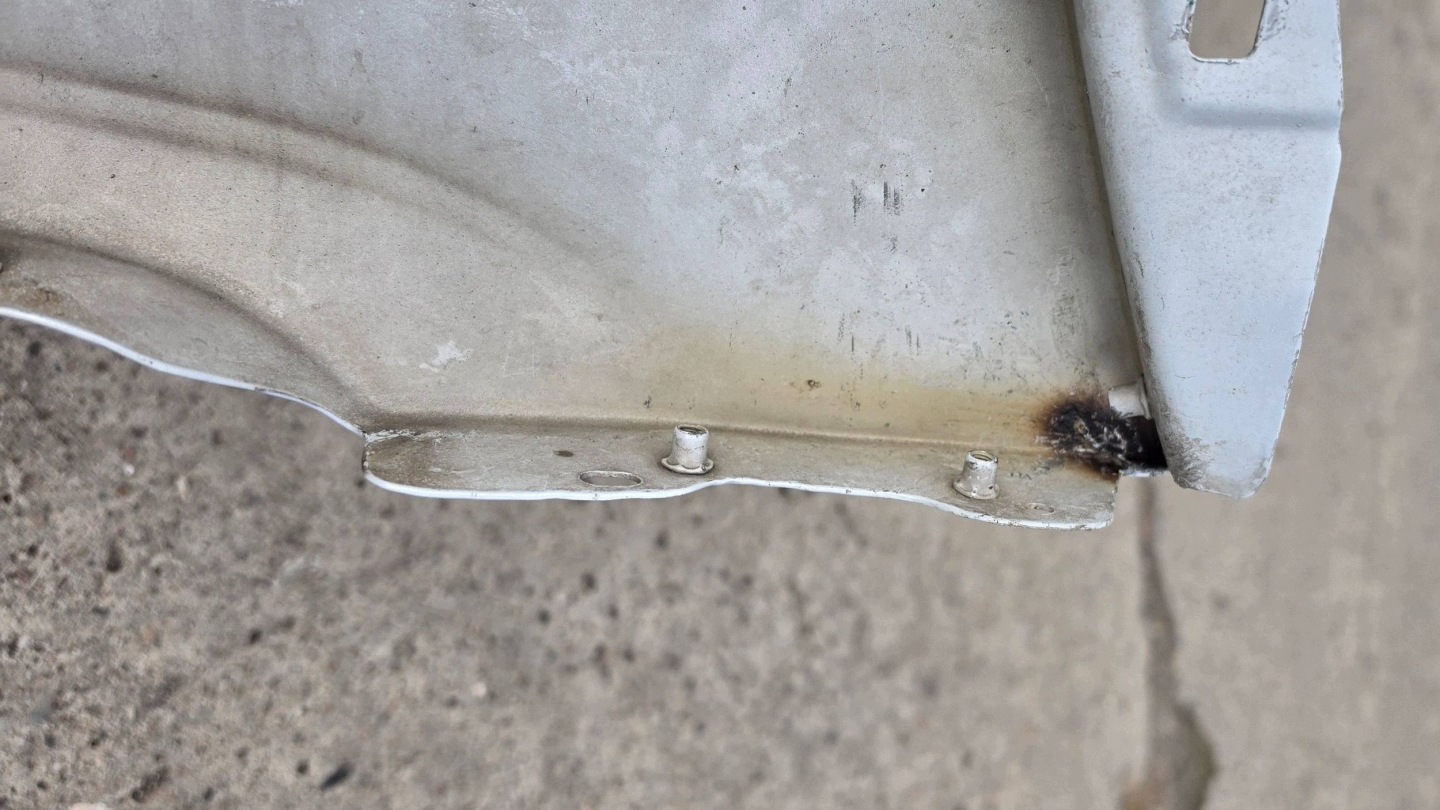 Bentley Bentayga sárvédő első bal elöl emelö 2015-2020