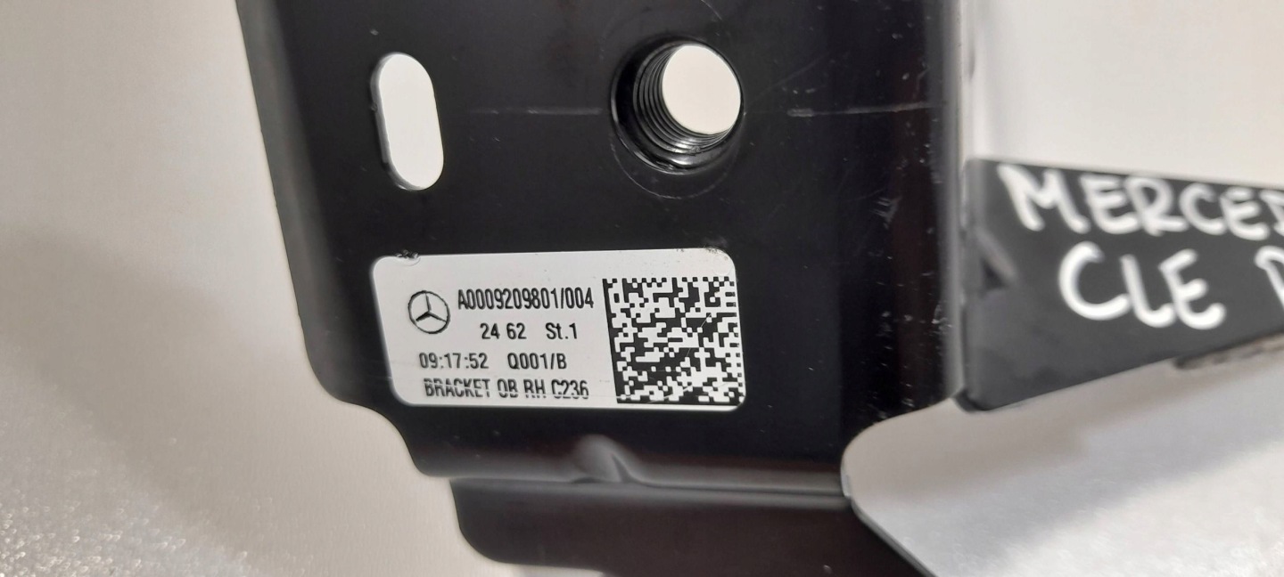 Mercedes-Benz CLE C236 console right A0009209801 (T323)
