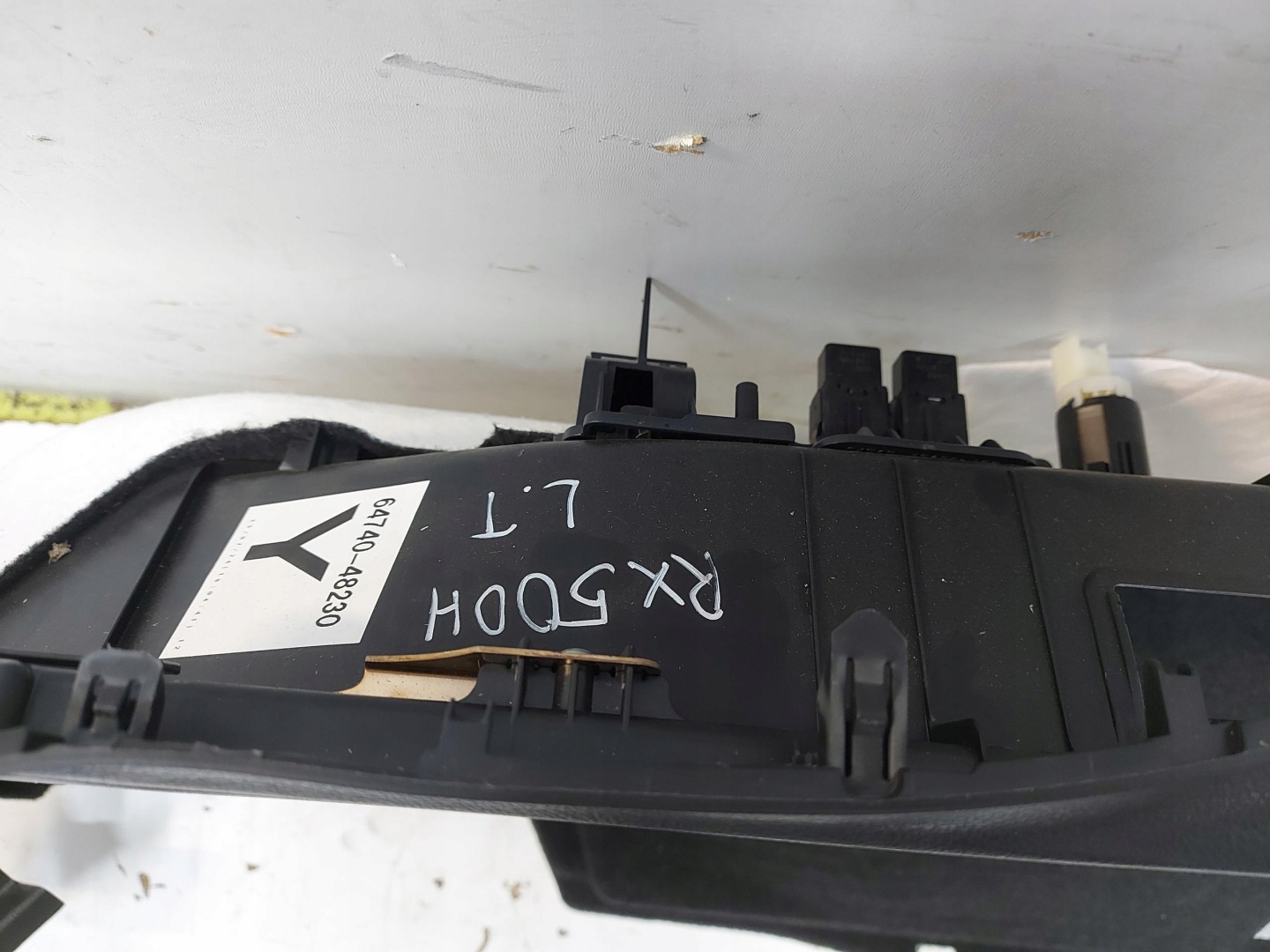 LEXUS RX500H V 5 2023- upholstery boot left rear part