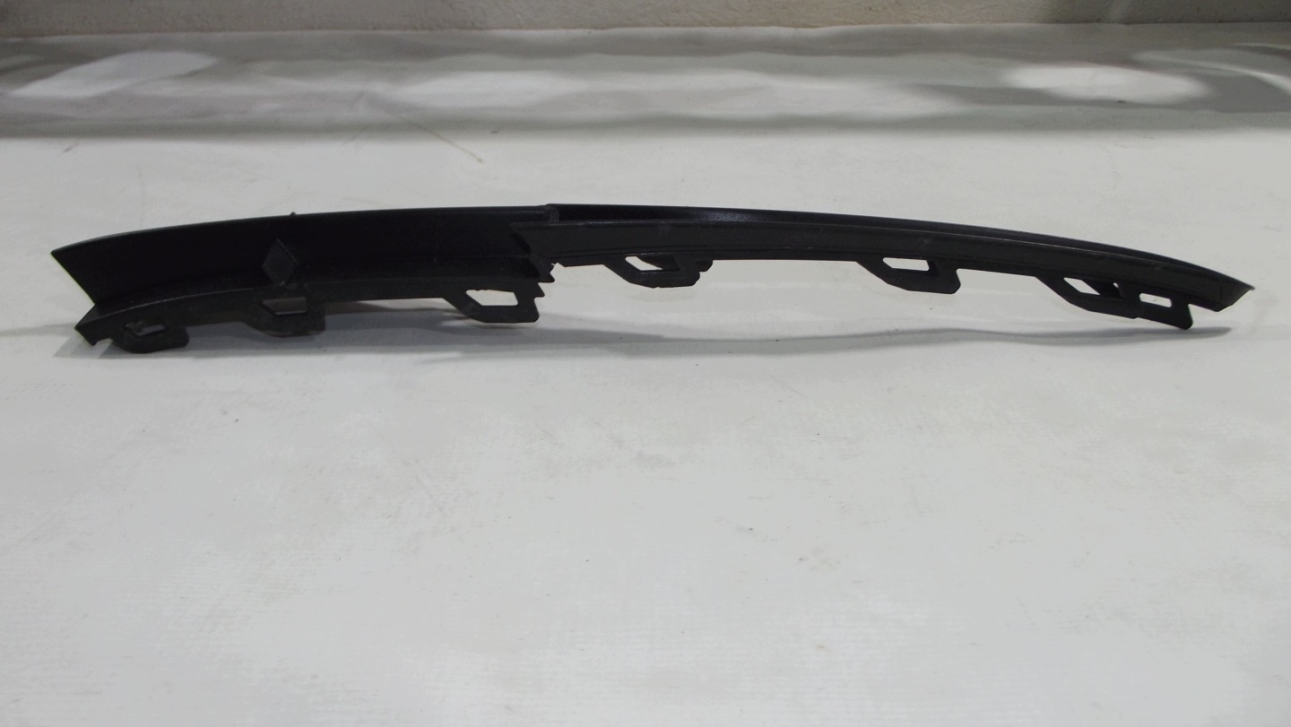 VW Jetta VII grid of a bumper left front 17A854321