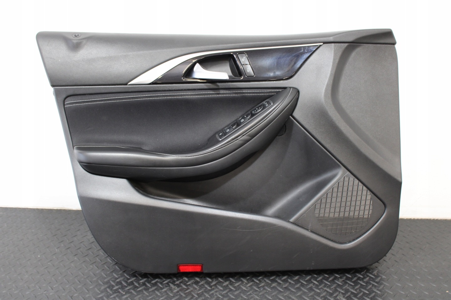 upholstery side door left front left front INFINITI Q30