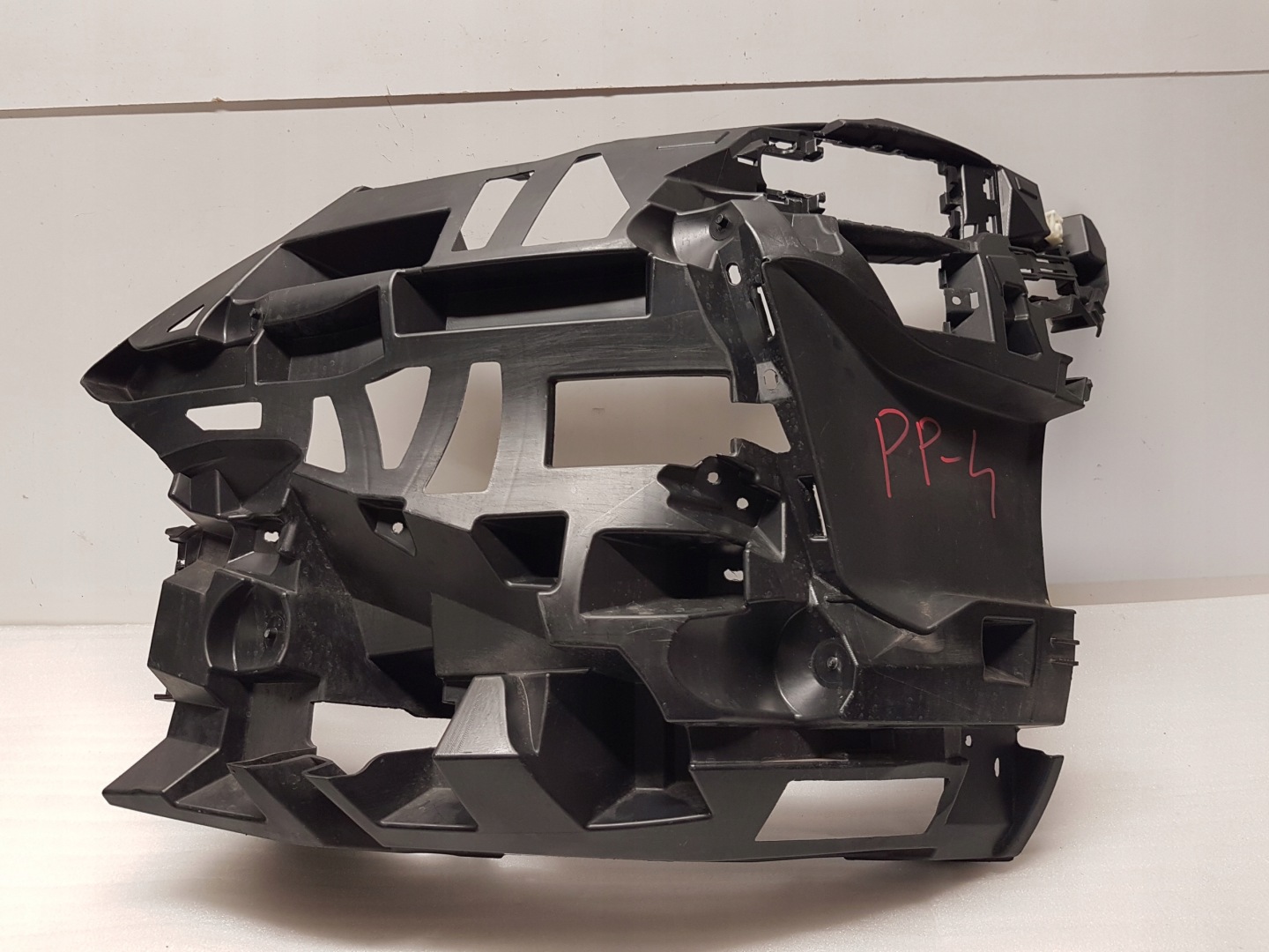 bumper bracket left front BMW 5 G60 G61 9879291