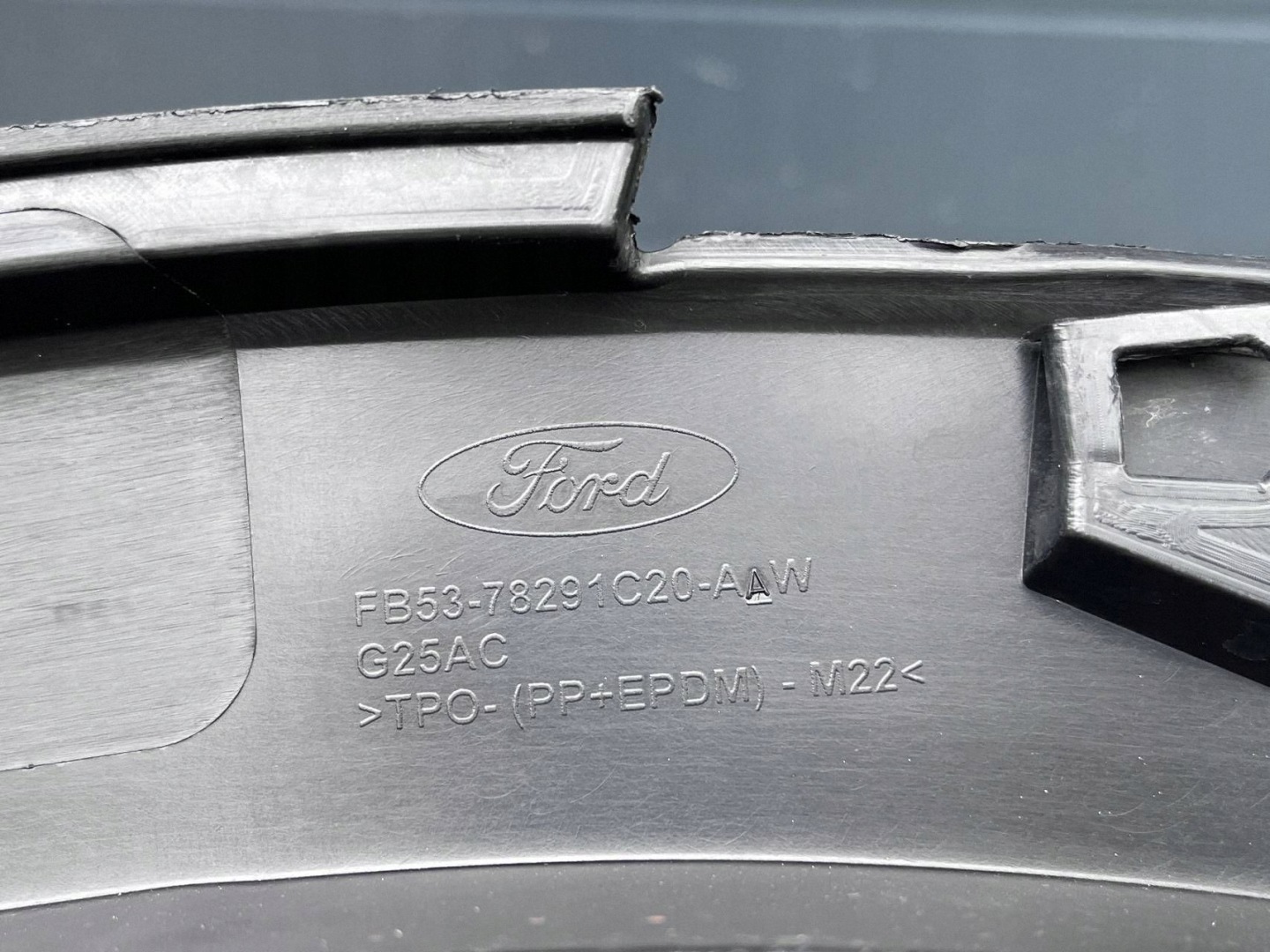FORD EXPLORER moulding for BLTONIK rear part rear right FB5378291C20AAW