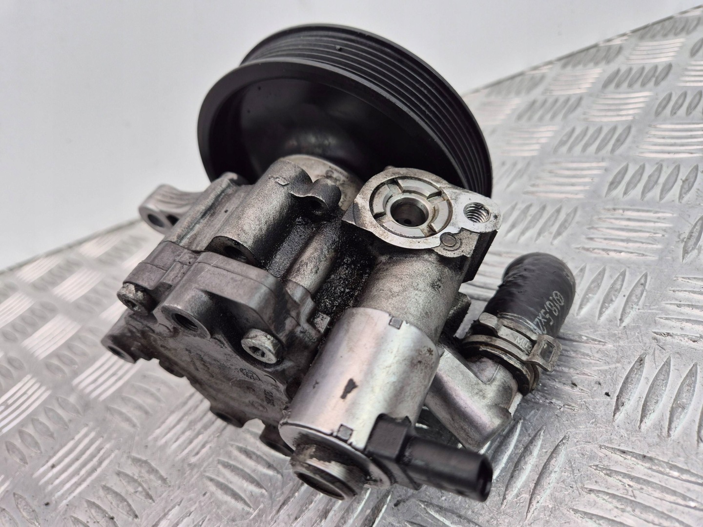 Mercedes C250 CGI W204 servo pump A0064667501