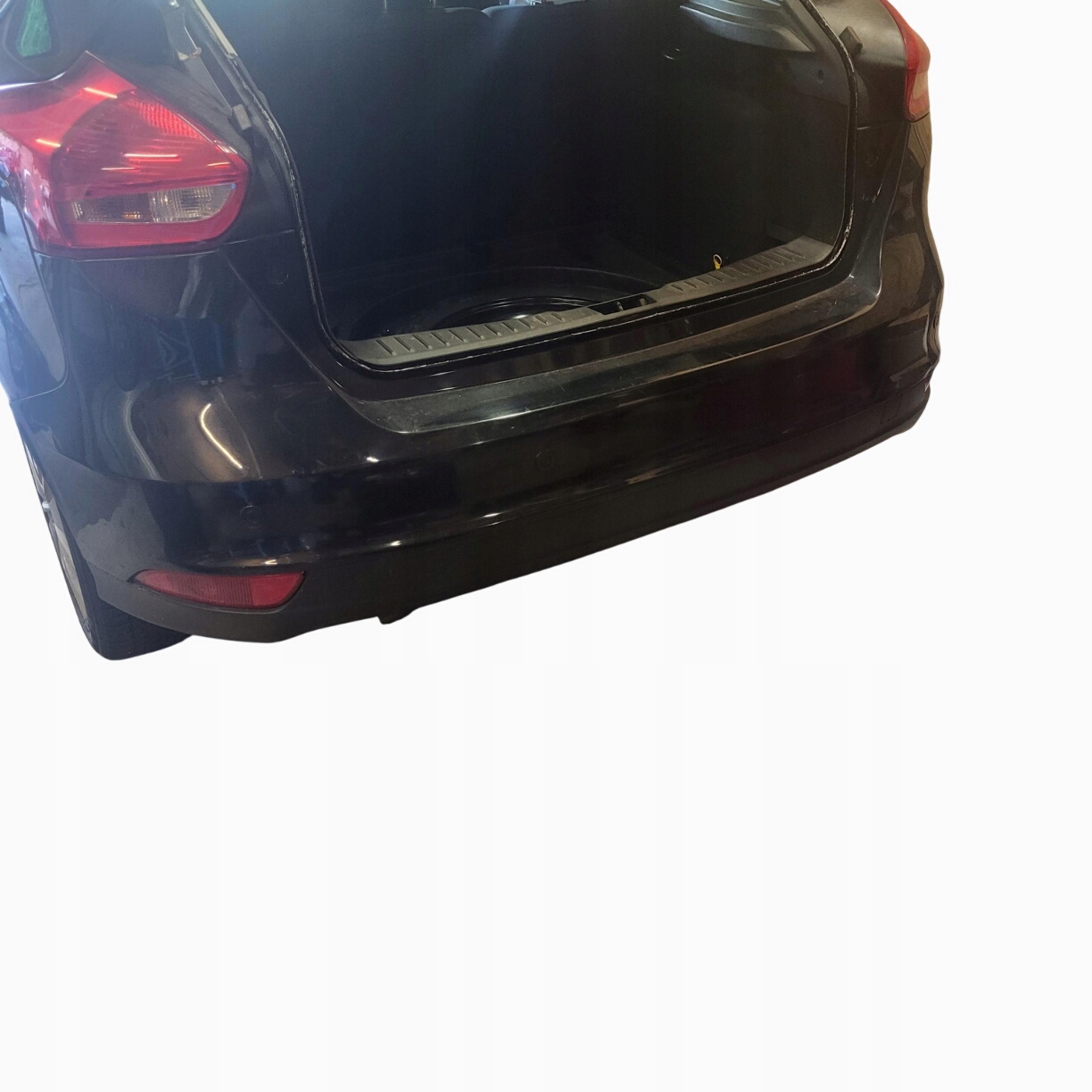 FORD FOCUS MK3 15-18r LIFT Stoßstange heck PDC schwarzer FF