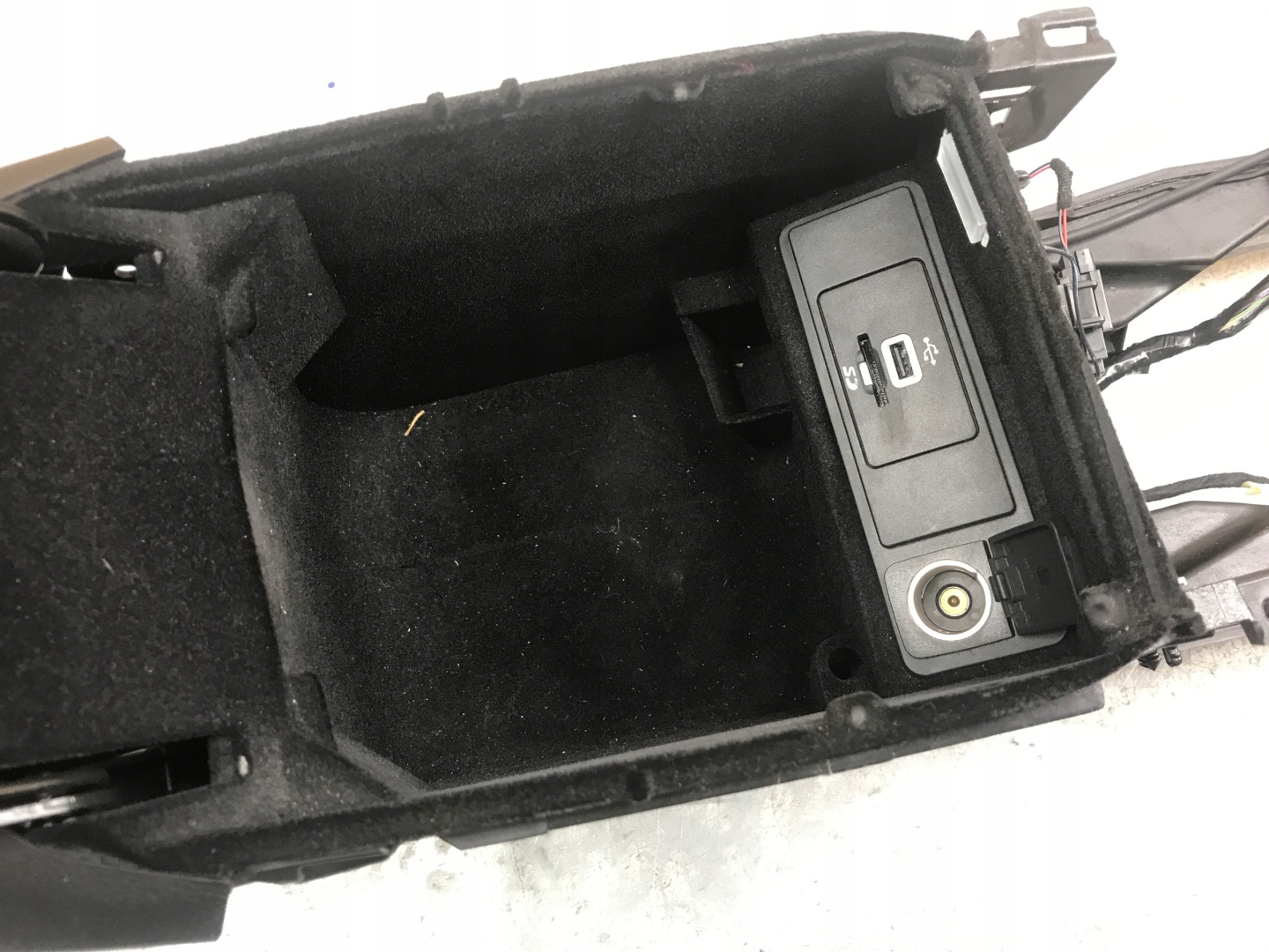 TUNEL central support armrest FORD MONDEO MK5