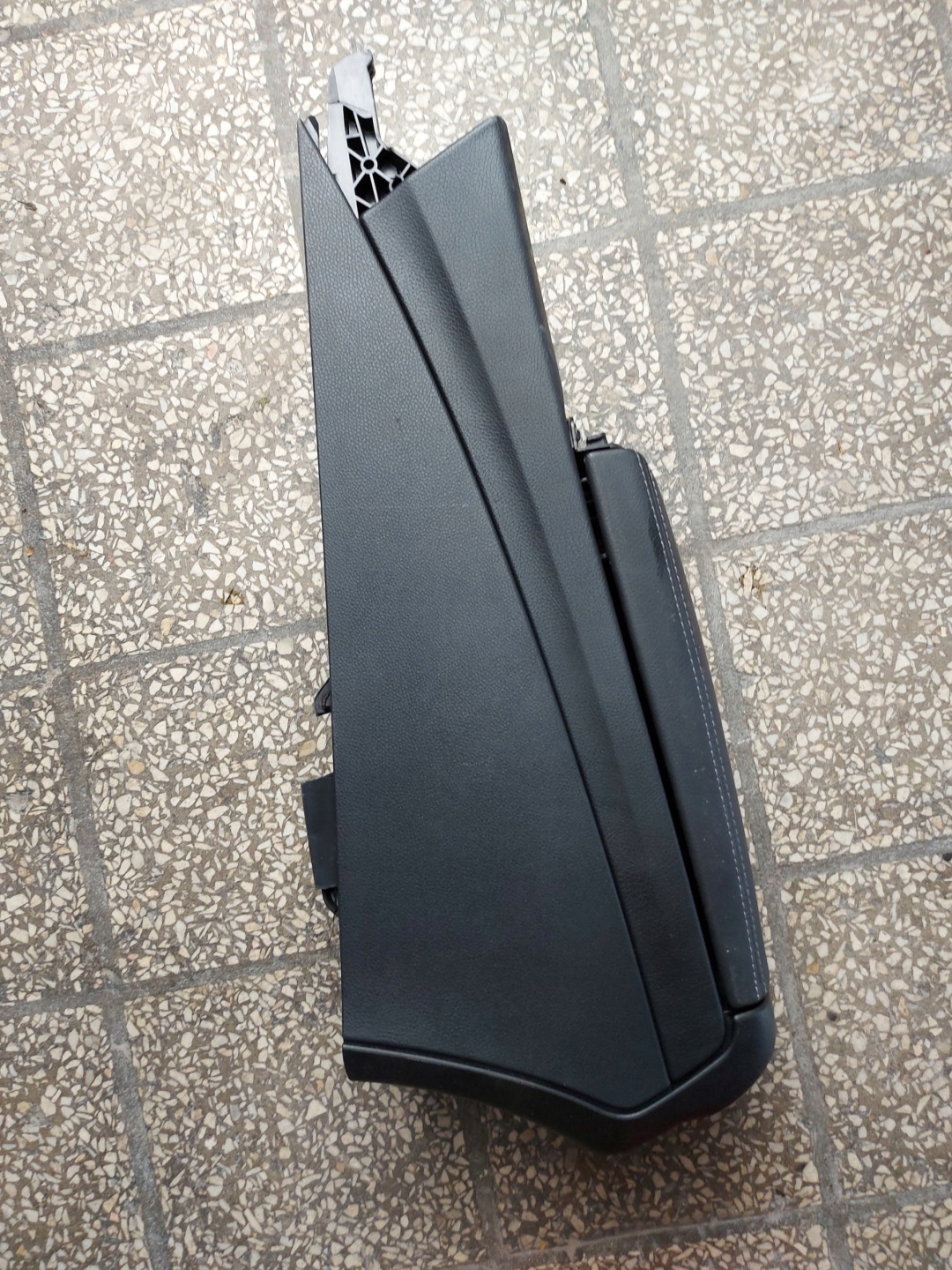 armrest central black leather passenger compartment MERCEDES C W205 OE EUROPA