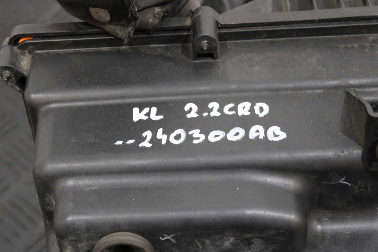 luftfiltergehäuse 68240300AB JEEP CHEROKEE KL
