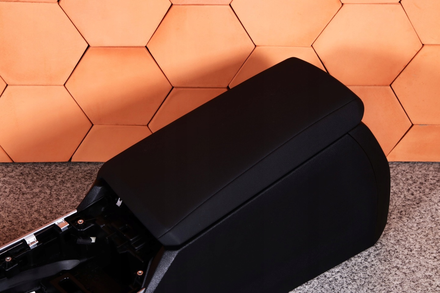 BMW G20 G21 - TUNEL central armrest black