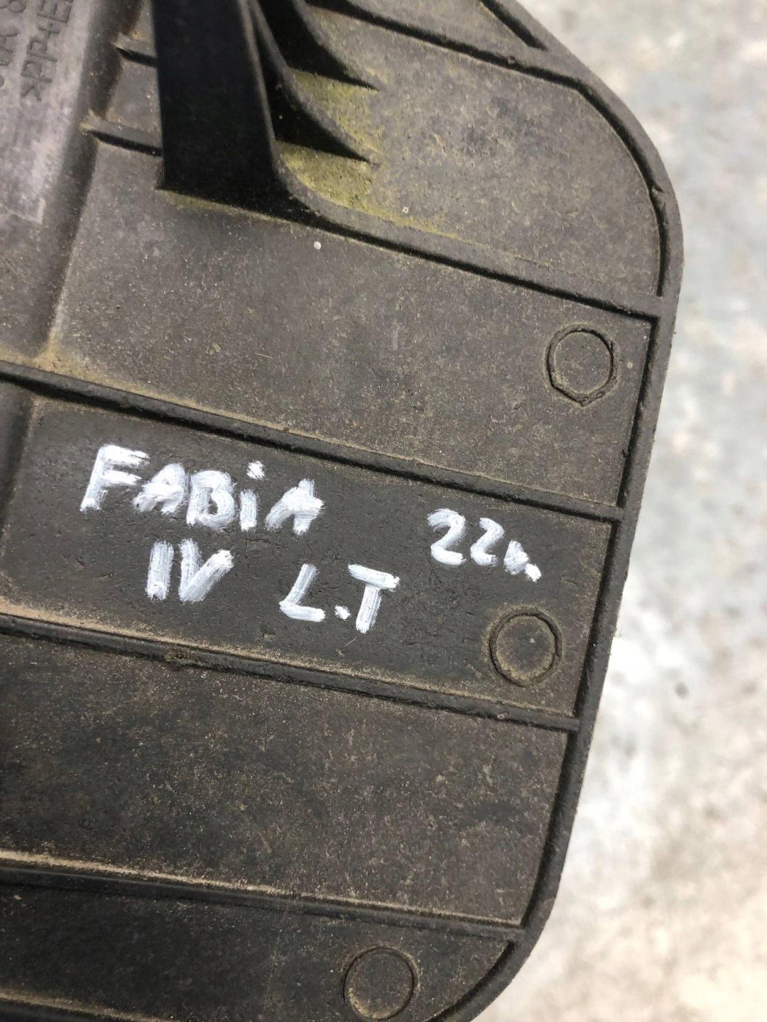 mudguard flap left rear part SKODA FABIA IV 6VA853833