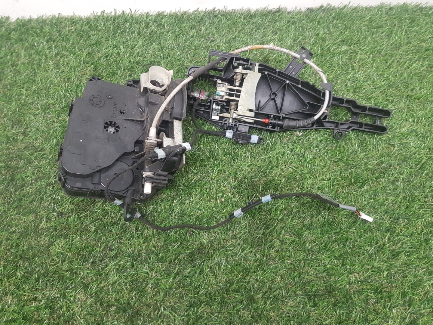 lock door left front BMW X5 7229471