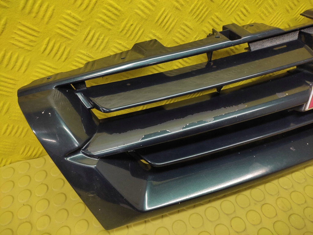 MITSUBISHI PAJERO 3 Grille MR387981
