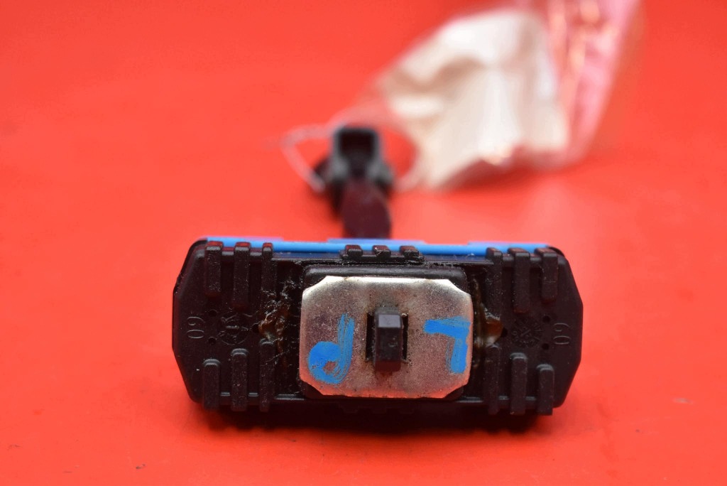 limiter door left front KIA EV6 GT 21