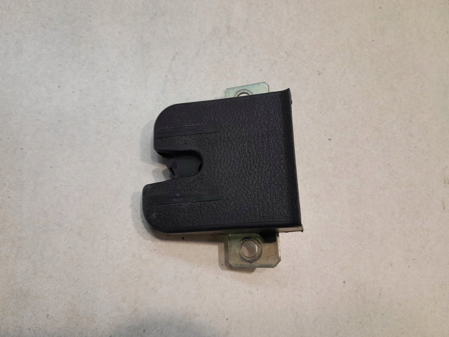 lock bonnet boot VW POLO IV 1.2 6Q6827505B