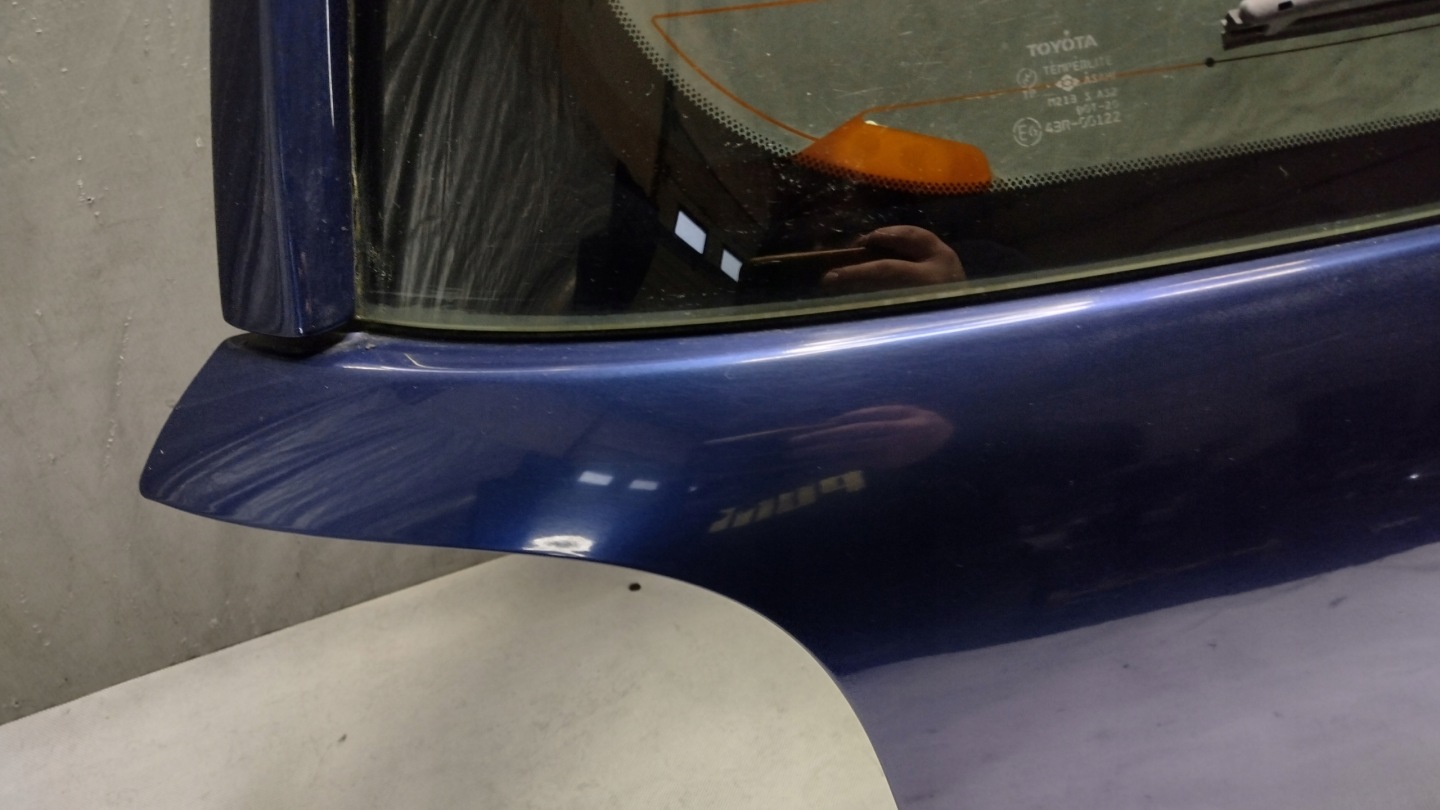 trunk door boot Toyota Yaris and 1 k: 8K8
