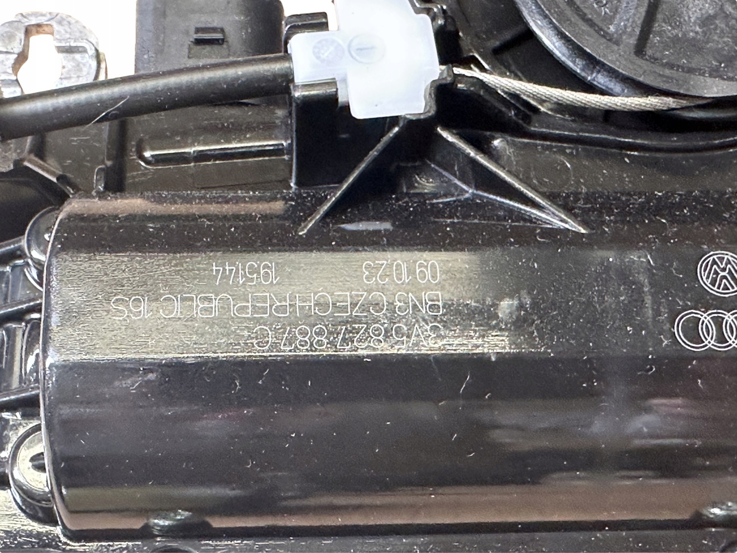 AUDI A6 4K C8 KOMBI electrical trunk door 4K9827852C
