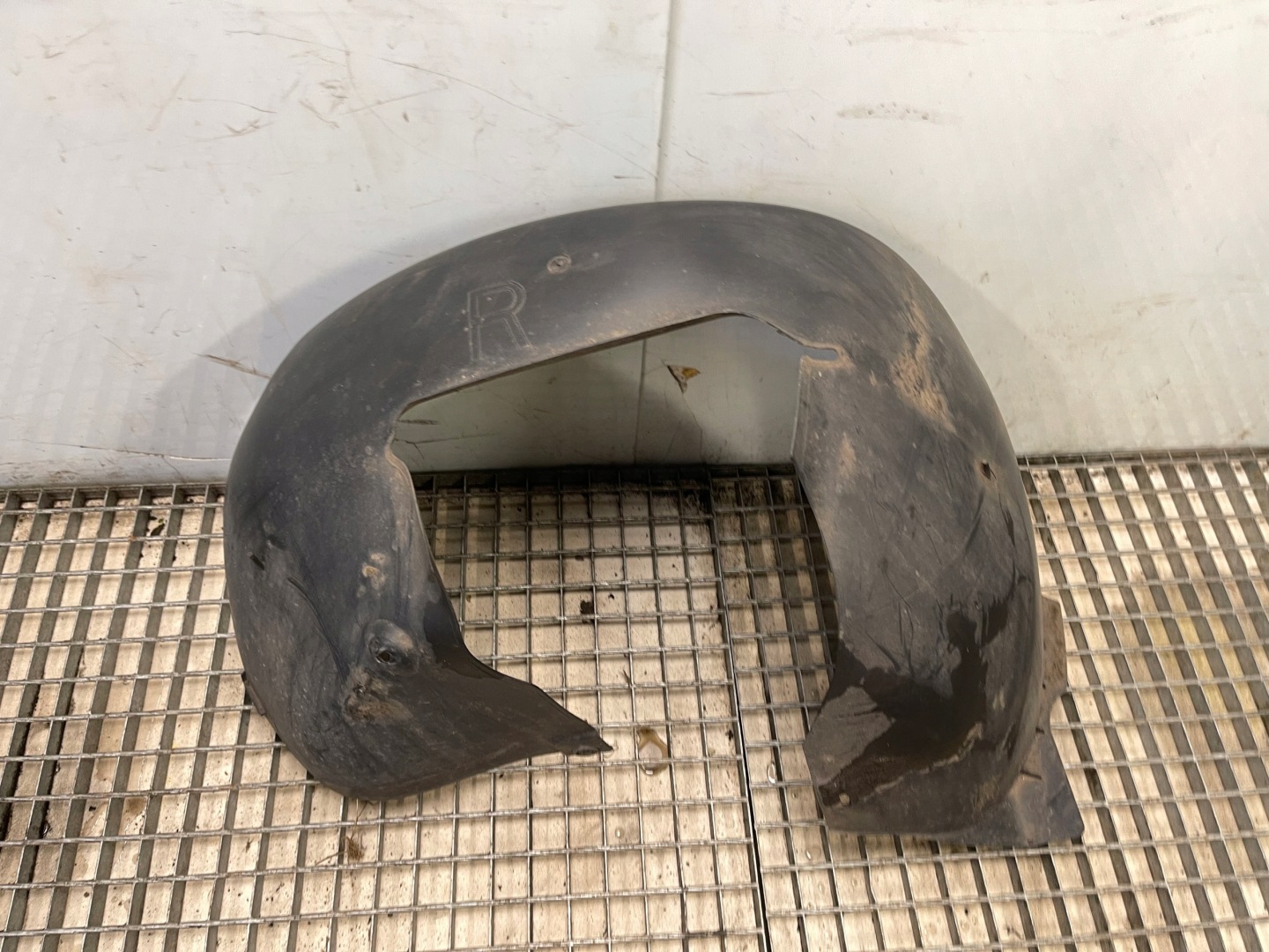 mudguard right front VW GOLF VI 5K0805978