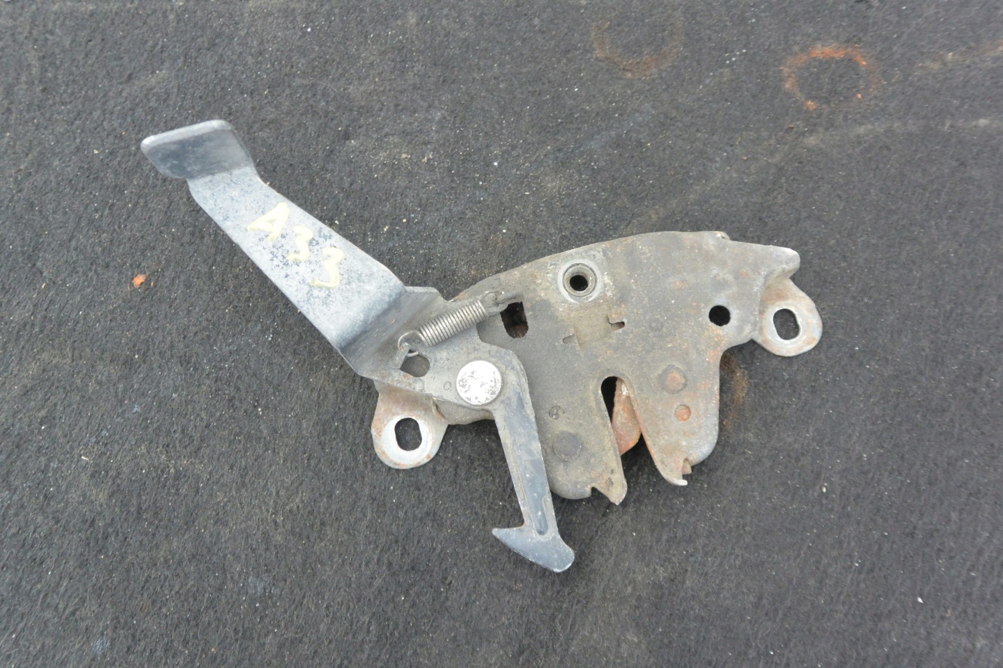 RYGIEL bonnet latch lock NISSAN MAXIMA A33 QX
